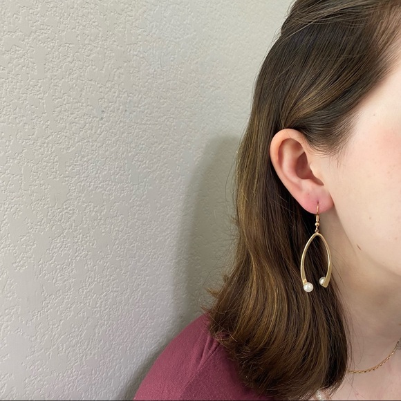 Faux Pearl Metal Drop Earrings - Picture 5 of 9